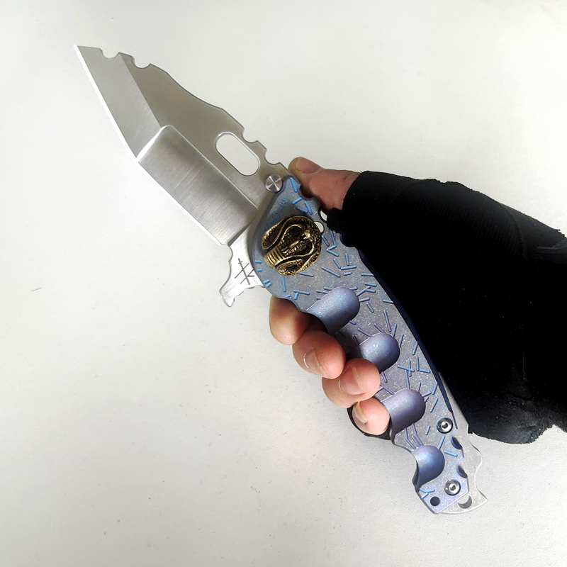 Limited Customization Version Folding Knife Man of War Anodized Titanium Handle S35VN Blade Personality Screw Camping Knives Tactical EDC Strong Hunting Tools
Limited Customization Version Folding Knife Man of War Anodized Titanium Handle S35VN Blade Personality Screw Camping Knives Tactical EDC Strong Hunting Tools
