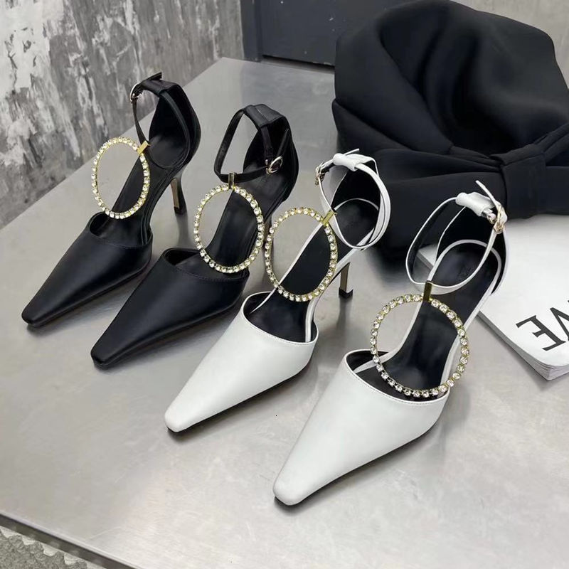 Sandals summer sandals lady with pointed head fairy middle heel Baotou circle diamond thin high FQMA, 1# shoe box
Sandals summer sandals lady with pointed head fairy middle heel Baotou circle diamond thin high FQMA, 1# shoe box