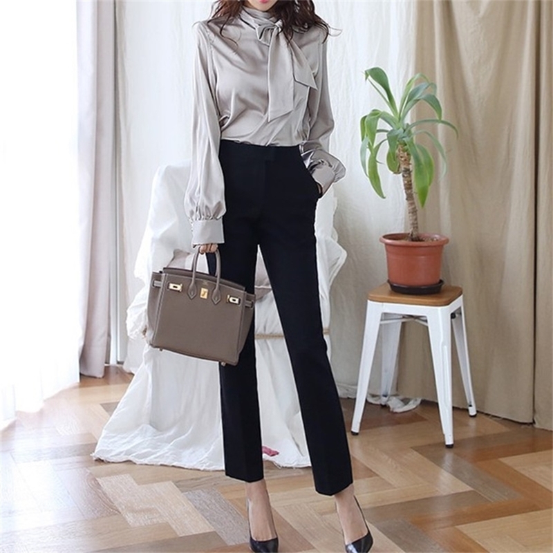 Summer 2 Piece Pants Suit Designer Runway 2 Set Women Long Sleeve Printed Shirt Calf-Length Conjunto Feminino 210603, Picture color
Summer 2 Piece Pants Suit Designer Runway 2 Set Women Long Sleeve Printed Shirt Calf-Length Conjunto Feminino 210603, Picture color