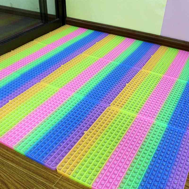 Large new DIY creative bubble music rat killing pioneer 40cm rainbow camouflage children's toy
Large new DIY creative bubble music rat killing pioneer 40cm rainbow camouflage children's toy