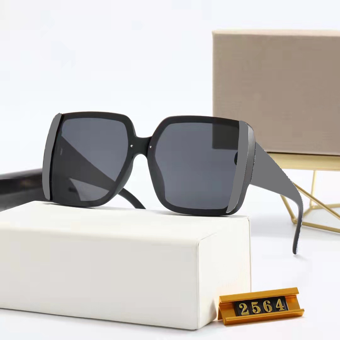 2021 brand designer luxury Polarized Sunglasses for Men and Women Fashion Sun glasses 100% UV Blocking, White;black
2021 brand designer luxury Polarized Sunglasses for Men and Women Fashion Sun glasses 100% UV Blocking, White;black