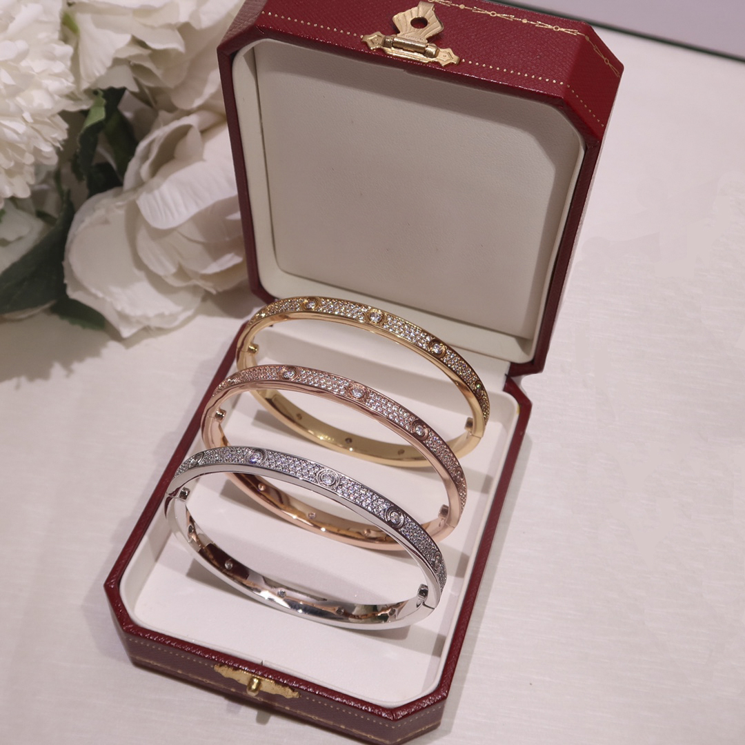 Luxury snap jewelry charm bracelet Gold Silver Bracelets With Diamond Bangles for Couples Lovers Valentines Day gift
Luxury snap jewelry charm bracelet Gold Silver Bracelets With Diamond Bangles for Couples Lovers Valentines Day gift