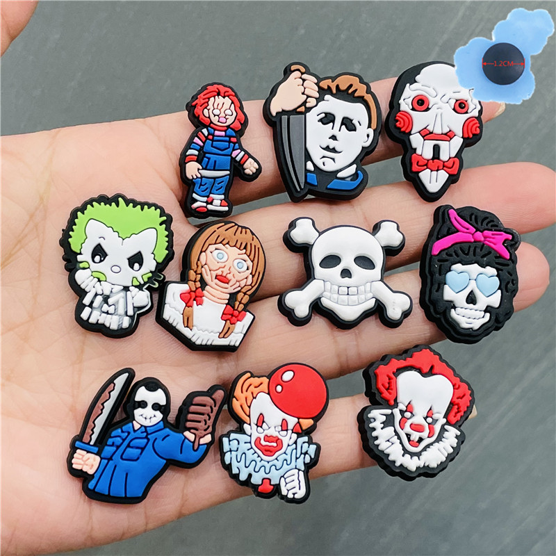 Wholesale Horrible Movie Skull Cool PVC Shoe charms Shoecharm Buckles Fashion Accessories Plastic ornaments Soft Rubber Jibitz for croc shoes DIY Wristbands
Wholesale Horrible Movie Skull Cool PVC Shoe charms Shoecharm Buckles Fashion Accessories Plastic ornaments Soft Rubber Jibitz for croc shoes DIY Wristbands