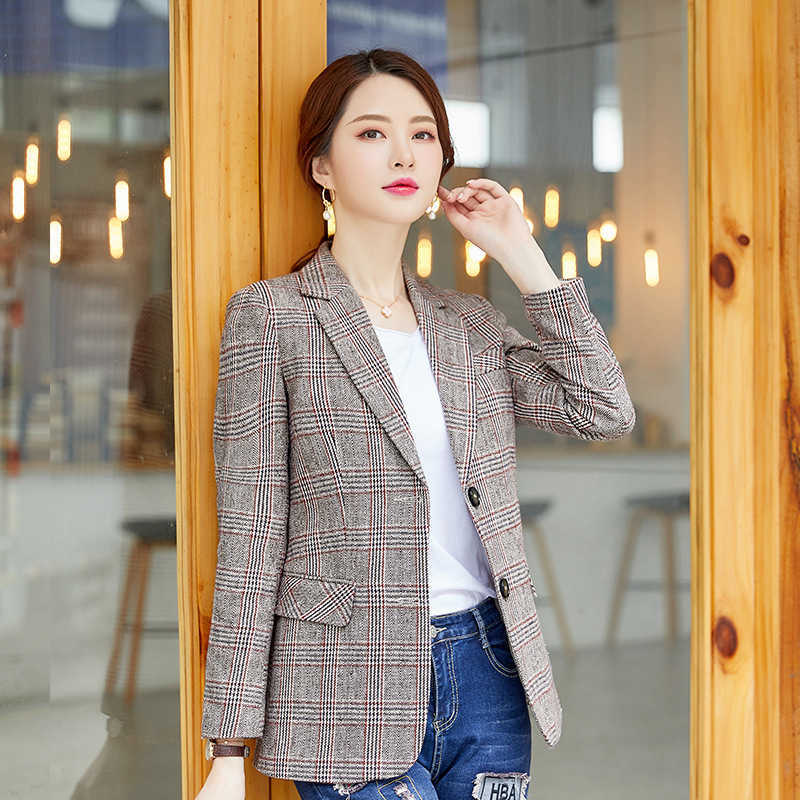 Business office ladies jacket Autumn single-breasted plaid women's blazer Temperament Slim Long Sleeve Suit Female 210527
Business office ladies jacket Autumn single-breasted plaid women's blazer Temperament Slim Long Sleeve Suit Female 210527