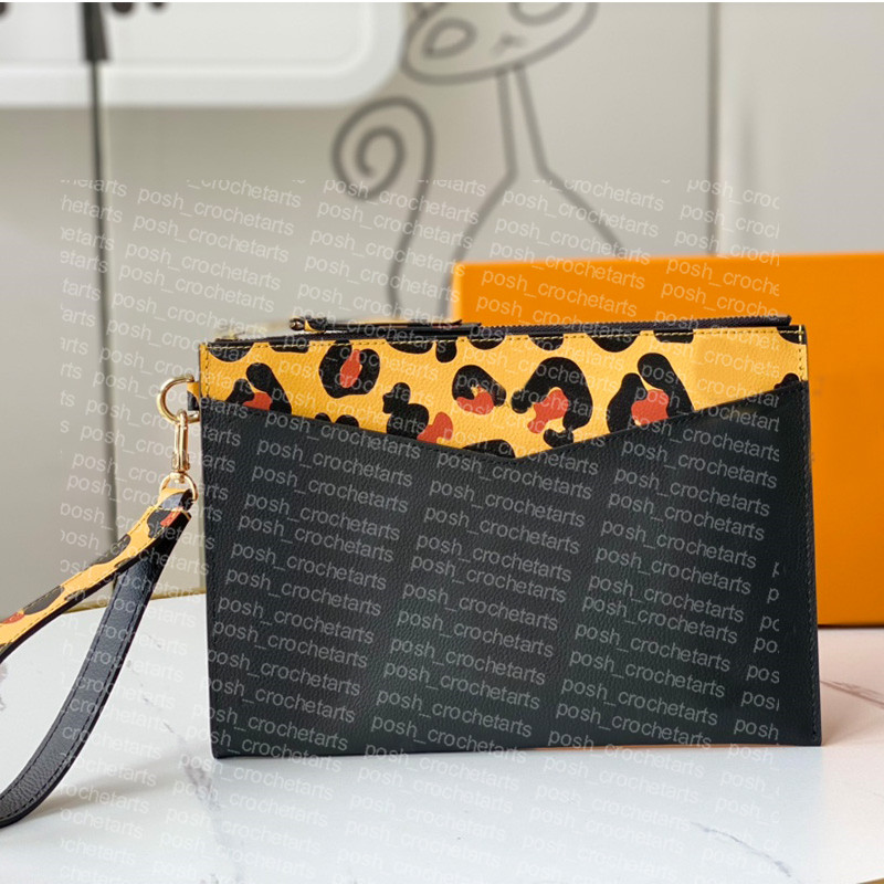 Wild Animal Print Clutch Bags For Women's Purses Melanie Clutches Leopard Prints Wrislet Sold With box, Leopard clutch/wristlet
Wild Animal Print Clutch Bags For Women's Purses Melanie Clutches Leopard Prints Wrislet Sold With box, Leopard clutch/wristlet
