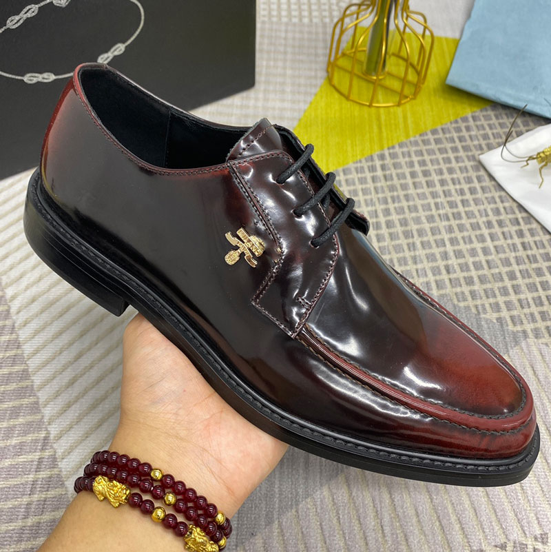 021 men's designer dress shoes leather metal button pea wedding classic fashion professional white collar black large leisure 40-45 with box
021 men's designer dress shoes leather metal button pea wedding classic fashion professional white collar black large leisure 40-45 with box