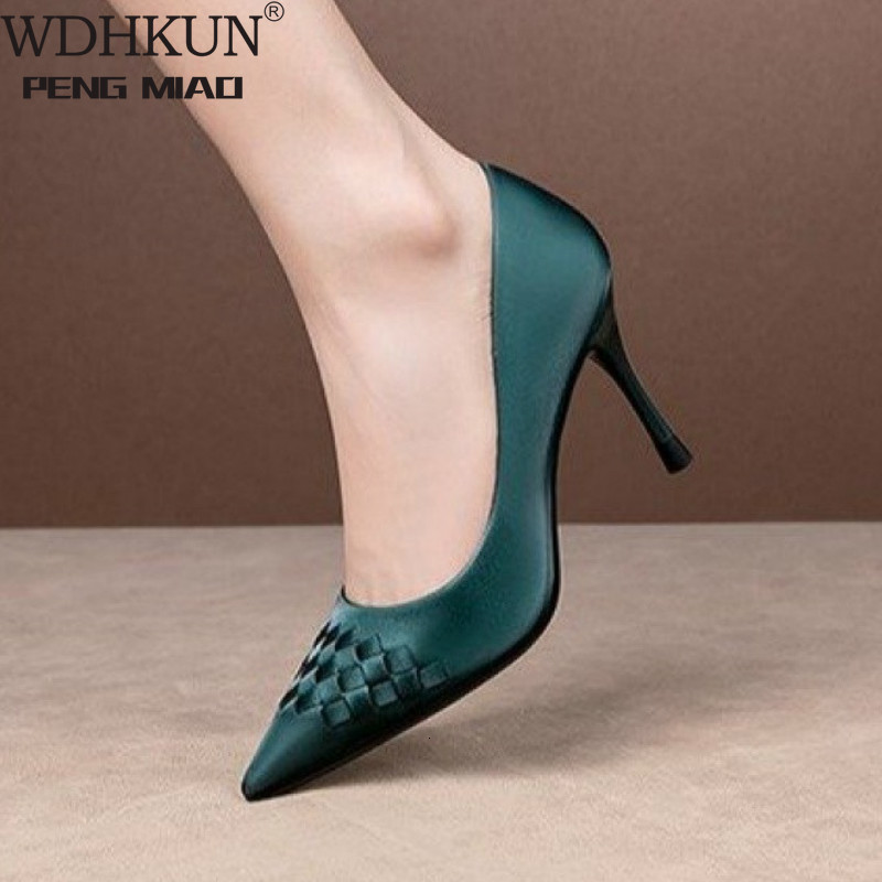 Sandals Sexy Satin Silk Weave Women Pumps Green Pointed Toe Stiletto High Heels Temperament Single Shoes Elegant Lady Party Dress, Black
Sandals Sexy Satin Silk Weave Women Pumps Green Pointed Toe Stiletto High Heels Temperament Single Shoes Elegant Lady Party Dress, Black
