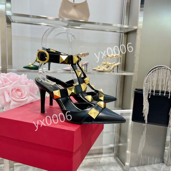 luxury shoes 35-42 casual breathable Calfskin with floral embellished rubber outsole White silk sport yh211225, Choose the color
luxury shoes 35-42 casual breathable Calfskin with floral embellished rubber outsole White silk sport yh211225, Choose the color