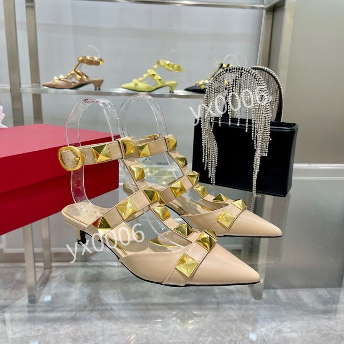 luxury Spring 35-42 summer Men's shoes air cushion leisure sports are full of science and technolog yh211226, Choose the color
luxury Spring 35-42 summer Men's shoes air cushion leisure sports are full of science and technolog yh211226, Choose the color