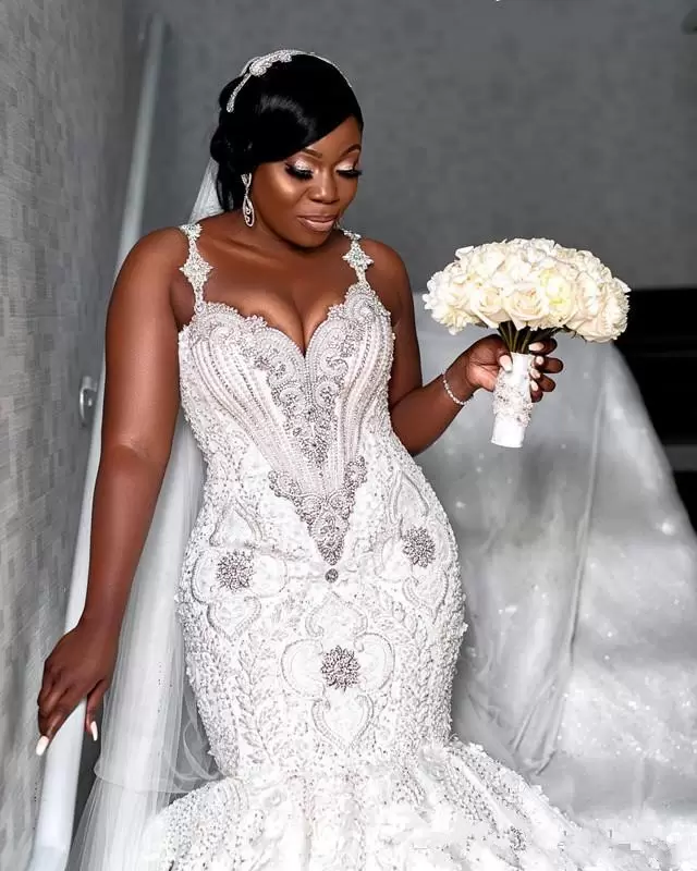 Mermaid Wedding Dresses Bridal Gown Spaghetti Straps Lace Applique Beaded Crystals Custom Made Plus Size Vestido De Novia Castle