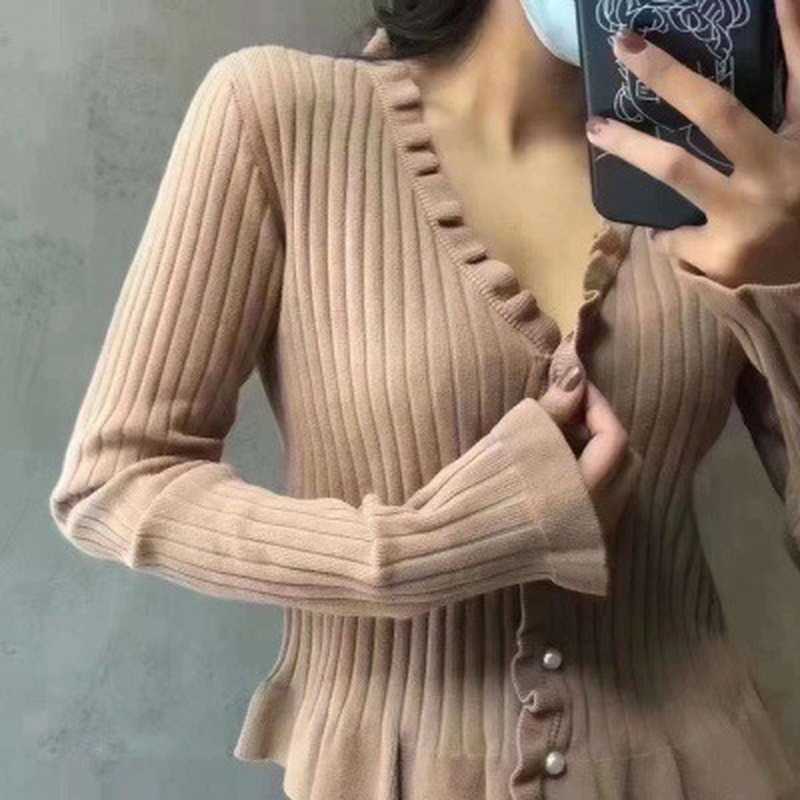 Spring Vintage Silm Knitted Sweaters V-neck Fungus Long Sleeve Solid Women Cardgian Pearl Buttons Design Slim Corp Tops 210525, Creamy white
Spring Vintage Silm Knitted Sweaters V-neck Fungus Long Sleeve Solid Women Cardgian Pearl Buttons Design Slim Corp Tops 210525, Creamy white