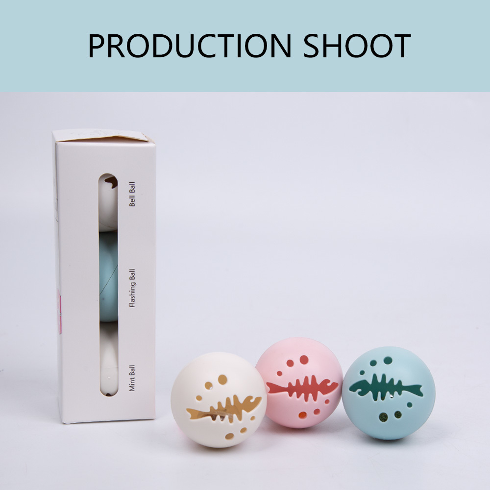 3pcs/set Plastic Small Cat Pet Toys Cat Toys Cat toy ball Pet Colorful Playing Ball Toys With Small Bell Mint ball Pets Products