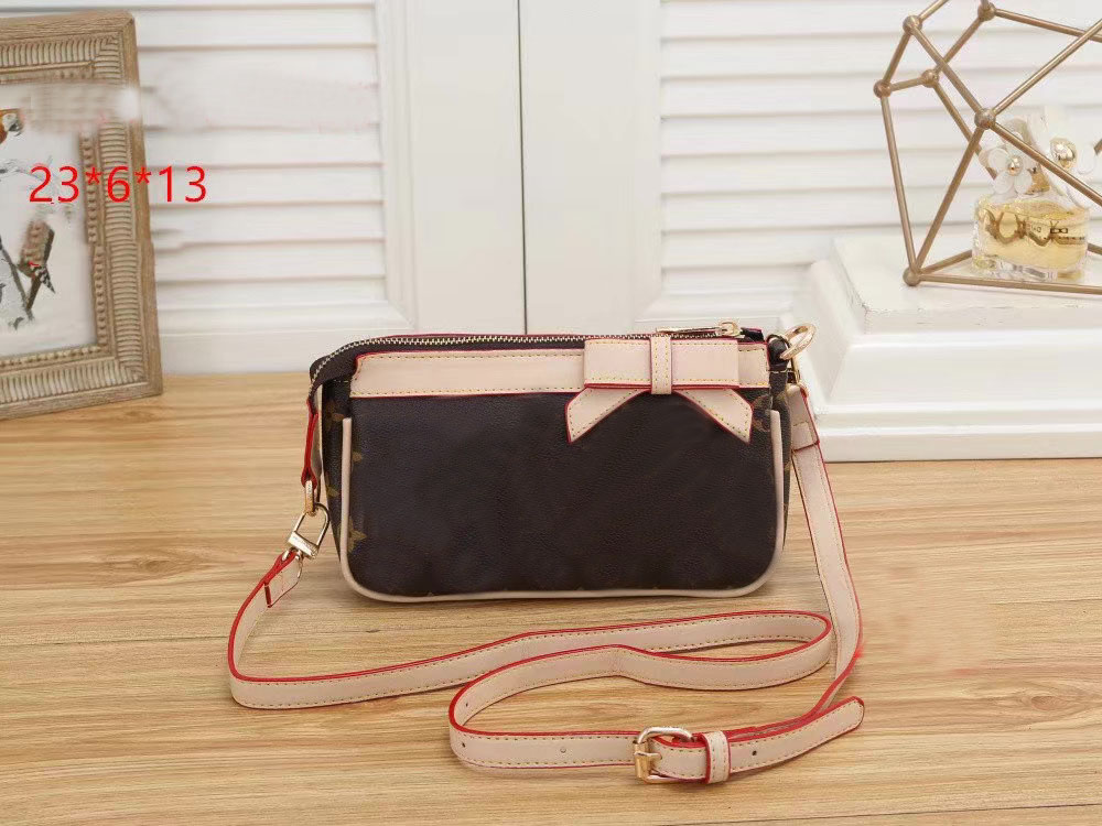 Women Luxurys Designers Bags Shoulder Bag Mini Handbags Pochette Accessories Crossbody Wallet Womens Purses Card Holder Messenger Purse Hand
Women Luxurys Designers Bags Shoulder Bag Mini Handbags Pochette Accessories Crossbody Wallet Womens Purses Card Holder Messenger Purse Hand