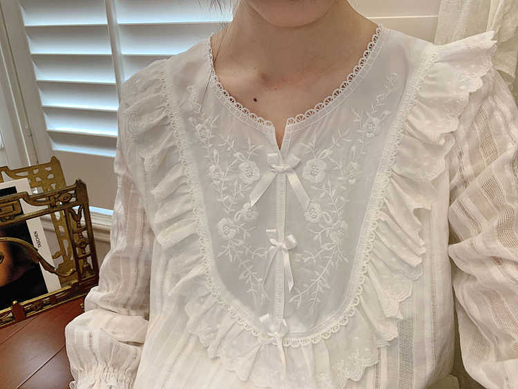 Women's Lolita Pajama Sets.Lace Embroidered Flowers Tops+Long Pants.Vintage Ladies Pyjamas Set.Victorian Sleepwear Loungewear 211007