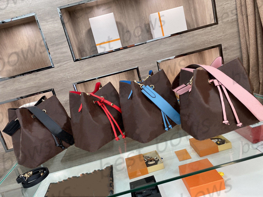 Luxurys designers high Quality Ladies 2021 shoulder bags, handbag Women fashion mobile phone wallet small purse totes chains handbags Bucket bag Artwork brand, No bags
Luxurys designers high Quality Ladies 2021 shoulder bags, handbag Women fashion mobile phone wallet small purse totes chains handbags Bucket bag Artwork brand, No bags