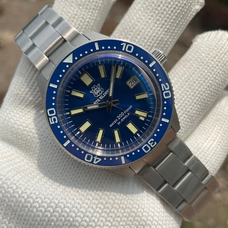 Wristwatches SD1962 Classic Dive Watch STEELDIVE Design Brand 200M Water Resistant Ceramic Bezel Lid Shape Sapphire Mirror Men's Wristwatch, 62bl-ss
Wristwatches SD1962 Classic Dive Watch STEELDIVE Design Brand 200M Water Resistant Ceramic Bezel Lid Shape Sapphire Mirror Men's Wristwatch, 62bl-ss