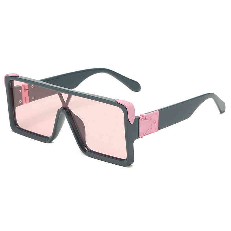 Brand Dign Big Frame Square A piece of sunglass for men Fashion Vintage Unisex Party Street UV400 Sunglass eyewearS6TA
Brand Dign Big Frame Square A piece of sunglass for men Fashion Vintage Unisex Party Street UV400 Sunglass eyewearS6TA