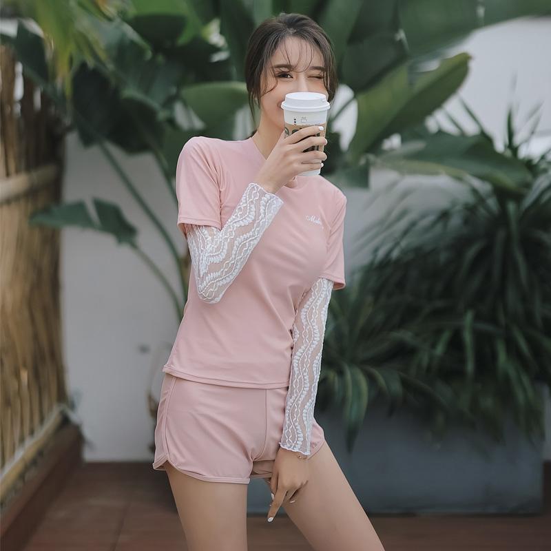 Swimwear Women 3 Piece Swimsuit Lace Solid Black Pink Long Sleeve Mesh Sport Vintage Bathing Suit Boy-short One-Piece Suits
Swimwear Women 3 Piece Swimsuit Lace Solid Black Pink Long Sleeve Mesh Sport Vintage Bathing Suit Boy-short One-Piece Suits