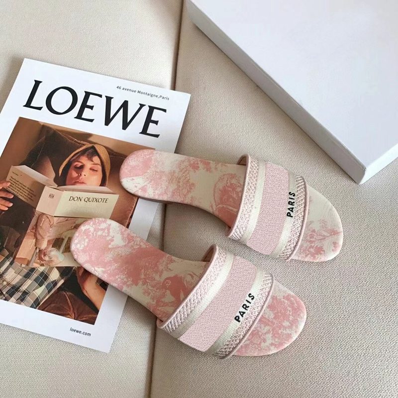 Paris Scuffs Womens Slipper Summer Sandals Beach Slide Slippers Ladies Flip Flops Loafers Sexy Embroidered Floral Slippers with box, Gift
Paris Scuffs Womens Slipper Summer Sandals Beach Slide Slippers Ladies Flip Flops Loafers Sexy Embroidered Floral Slippers with box, Gift