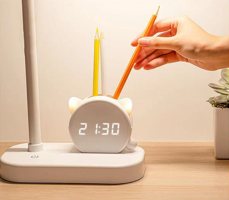 Table lamp pen holder desk with clock eye protection student dormitory study bedside large capacity super long endurance lamp top 2021
Table lamp pen holder desk with clock eye protection student dormitory study bedside large capacity super long endurance lamp top 2021