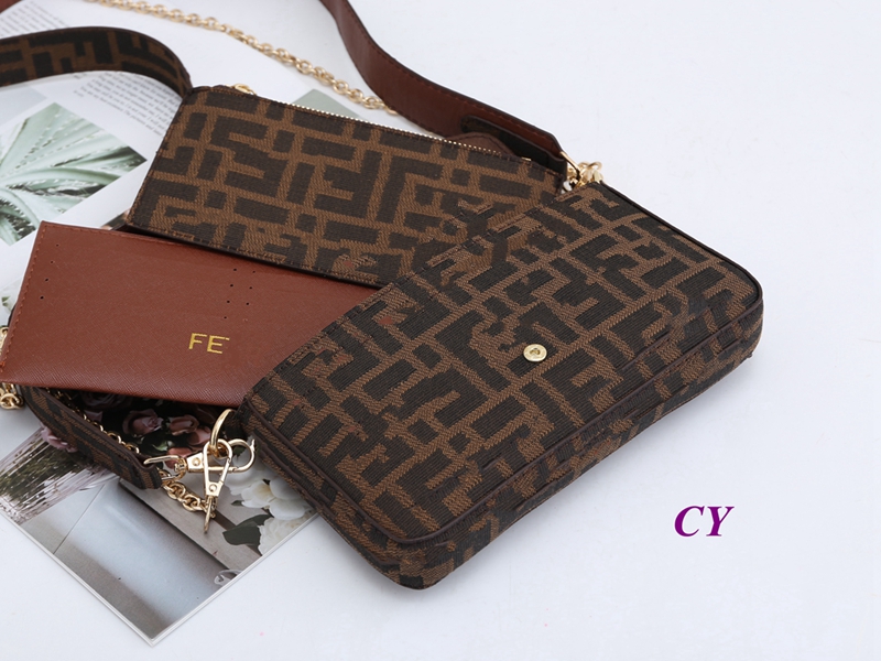 Wallets FF zipper purse crafty leather chain bags fashion Genuine size. 21CM*12.5CM*4CM, Red;black
Wallets FF zipper purse crafty leather chain bags fashion Genuine size. 21CM*12.5CM*4CM, Red;black