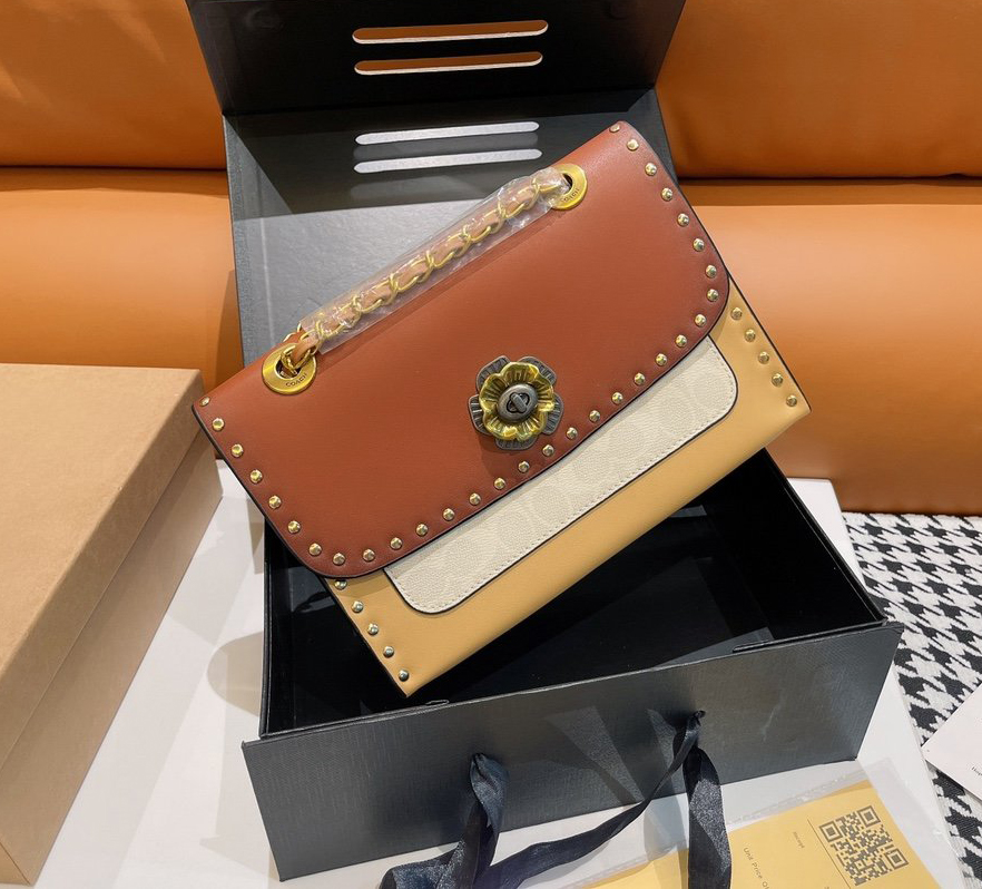 Multi-color luxury designer Sports women Outdoor Bag coaching high quality messenger bags multi-purpose a11
Multi-color luxury designer Sports women Outdoor Bag coaching high quality messenger bags multi-purpose a11