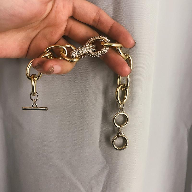Bangle Punk Chunky Zircon Micro Inlay Link Charm Bracelet Hip Hop Thick O Chain Wristlet OT Lock Hand Women Jewelry Gold Silver Color
Bangle Punk Chunky Zircon Micro Inlay Link Charm Bracelet Hip Hop Thick O Chain Wristlet OT Lock Hand Women Jewelry Gold Silver Color