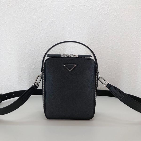 P 066067new bag space to meet daily necessities lightweight fabrics soft and comfortable necessities for men and women
P 066067new bag space to meet daily necessities lightweight fabrics soft and comfortable necessities for men and women