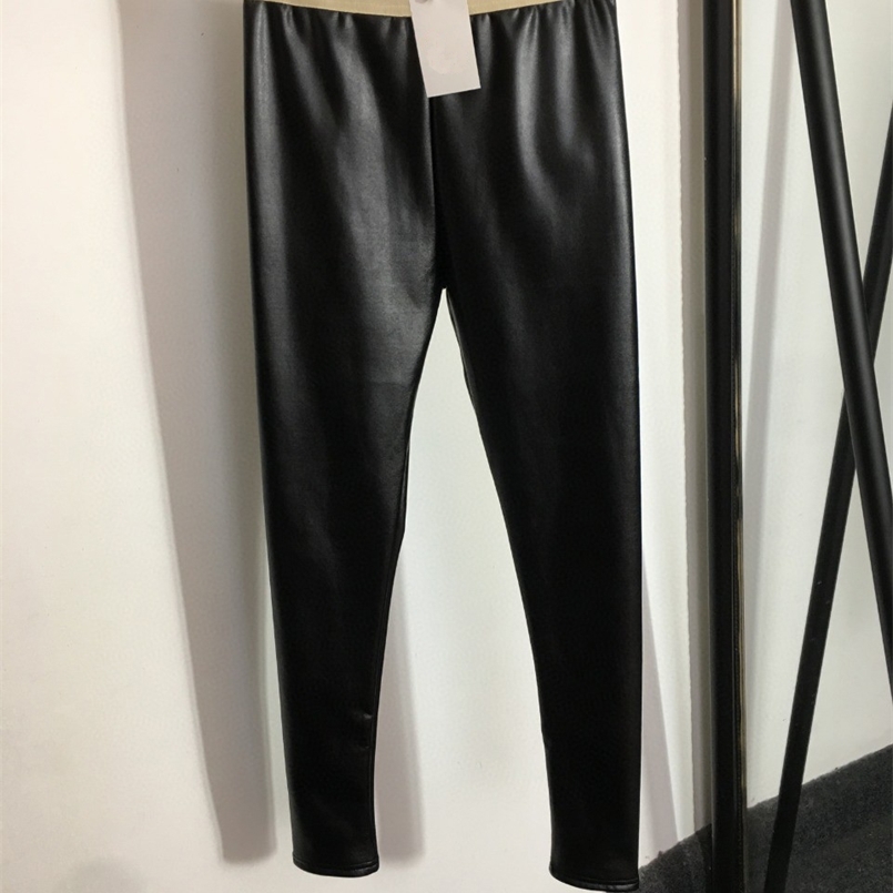 High Quality Luxury Spring and Autumn Women Letter Webbing Elastic High Waist Slim-fit PU Plus Velvet Leggings 211108, Black
High Quality Luxury Spring and Autumn Women Letter Webbing Elastic High Waist Slim-fit PU Plus Velvet Leggings 211108, Black