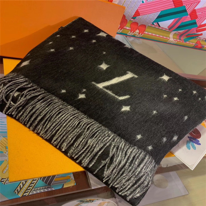 New Fashion Winter Scarf Pashmina For Brand Designers warm Fashion plaid Women imitate Cashmere Wool Long thick bandana Shawl Wrap 180*70CM
New Fashion Winter Scarf Pashmina For Brand Designers warm Fashion plaid Women imitate Cashmere Wool Long thick bandana Shawl Wrap 180*70CM