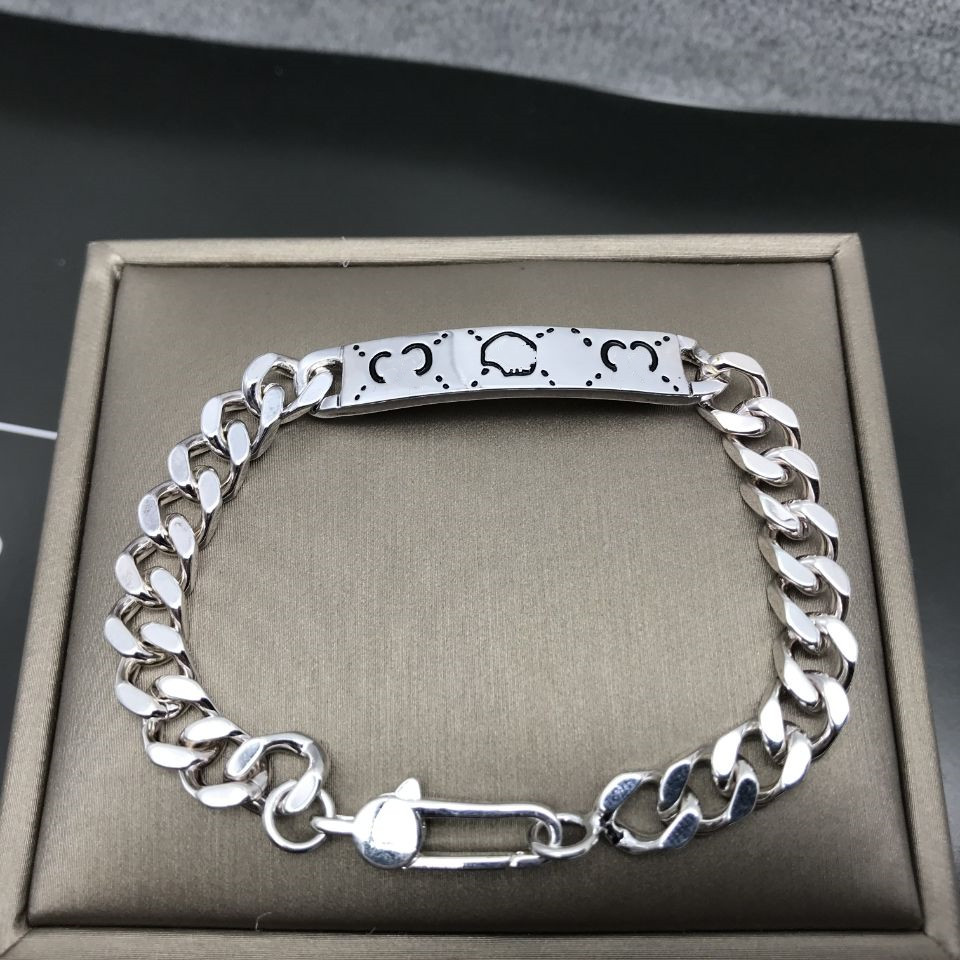 Sterling Silver gujia brand Bracelet does not fade men's fashion girlfriends net = department 16 ~ 18cm optional red wool bag
Sterling Silver gujia brand Bracelet does not fade men's fashion girlfriends net = department 16 ~ 18cm optional red wool bag