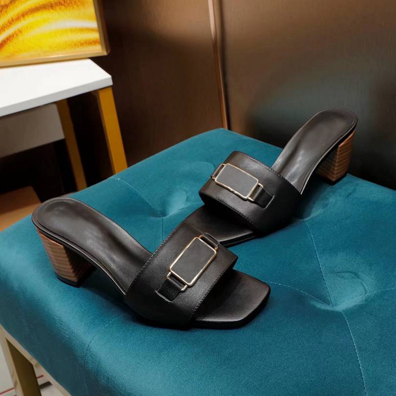 2021 fashion Luxury top quality high Heels Leather slippers suede women designer summer Sexy sandals Size 35-42 with box
2021 fashion Luxury top quality high Heels Leather slippers suede women designer summer Sexy sandals Size 35-42 with box