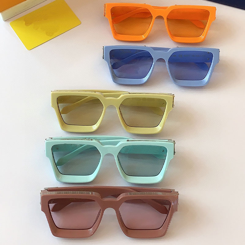 High quality new trend fashion designer sunglasses atmosphere unisex versatile with original box high-intellectual classic Z1165, White;black
High quality new trend fashion designer sunglasses atmosphere unisex versatile with original box high-intellectual classic Z1165, White;black