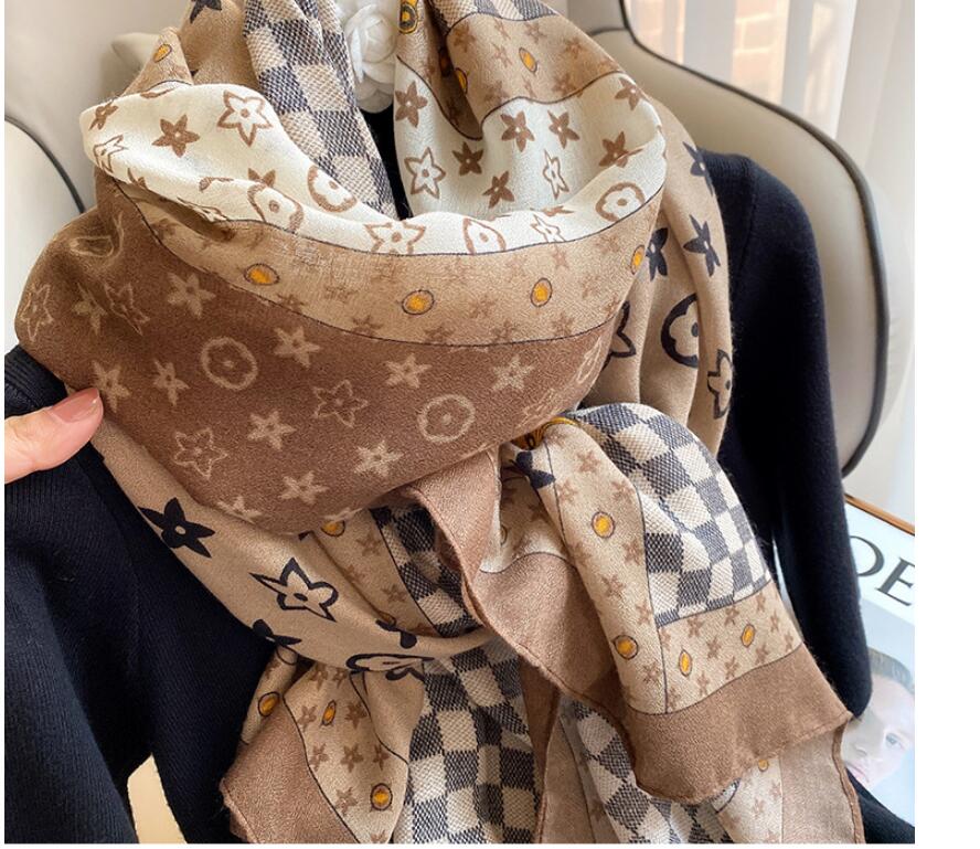 Fashionable European and American style cotton and linen scarf women's spring and autumn all-match long gauze classic presbyopia shawl, Blue;gray
Fashionable European and American style cotton and linen scarf women's spring and autumn all-match long gauze classic presbyopia shawl, Blue;gray