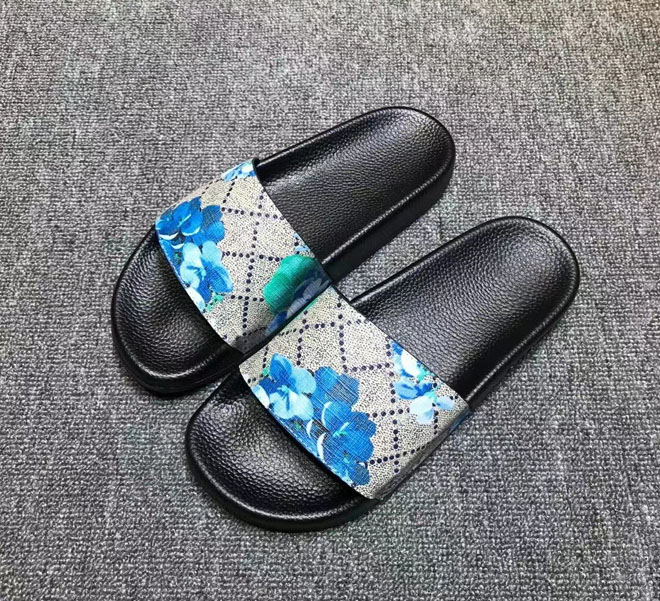 Direct selling high-quality men's women's flat slippers fashion multicolor printing soft and comfortable sandals family bathroom beach shoes luxury box 35-46
Direct selling high-quality men's women's flat slippers fashion multicolor printing soft and comfortable sandals family bathroom beach shoes luxury box 35-46