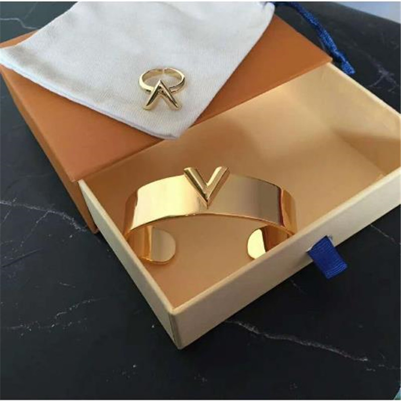 New 1:1 good quality luxury jewelery sets V letter adjustable gold bracelet for women vintage rings for lady finger decoration, Silver
New 1:1 good quality luxury jewelery sets V letter adjustable gold bracelet for women vintage rings for lady finger decoration, Silver