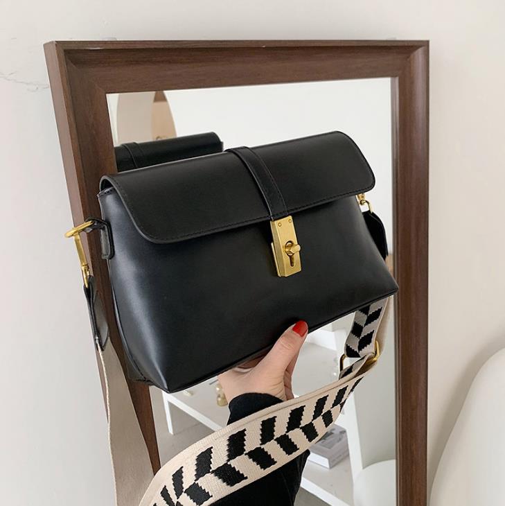 Soft Leather Women's Crossbody Pack High Quality Square Shoulder Bag Phone Coin Purse Fashion Handbags Sac En Bandouliere Femme, Black
Soft Leather Women's Crossbody Pack High Quality Square Shoulder Bag Phone Coin Purse Fashion Handbags Sac En Bandouliere Femme, Black