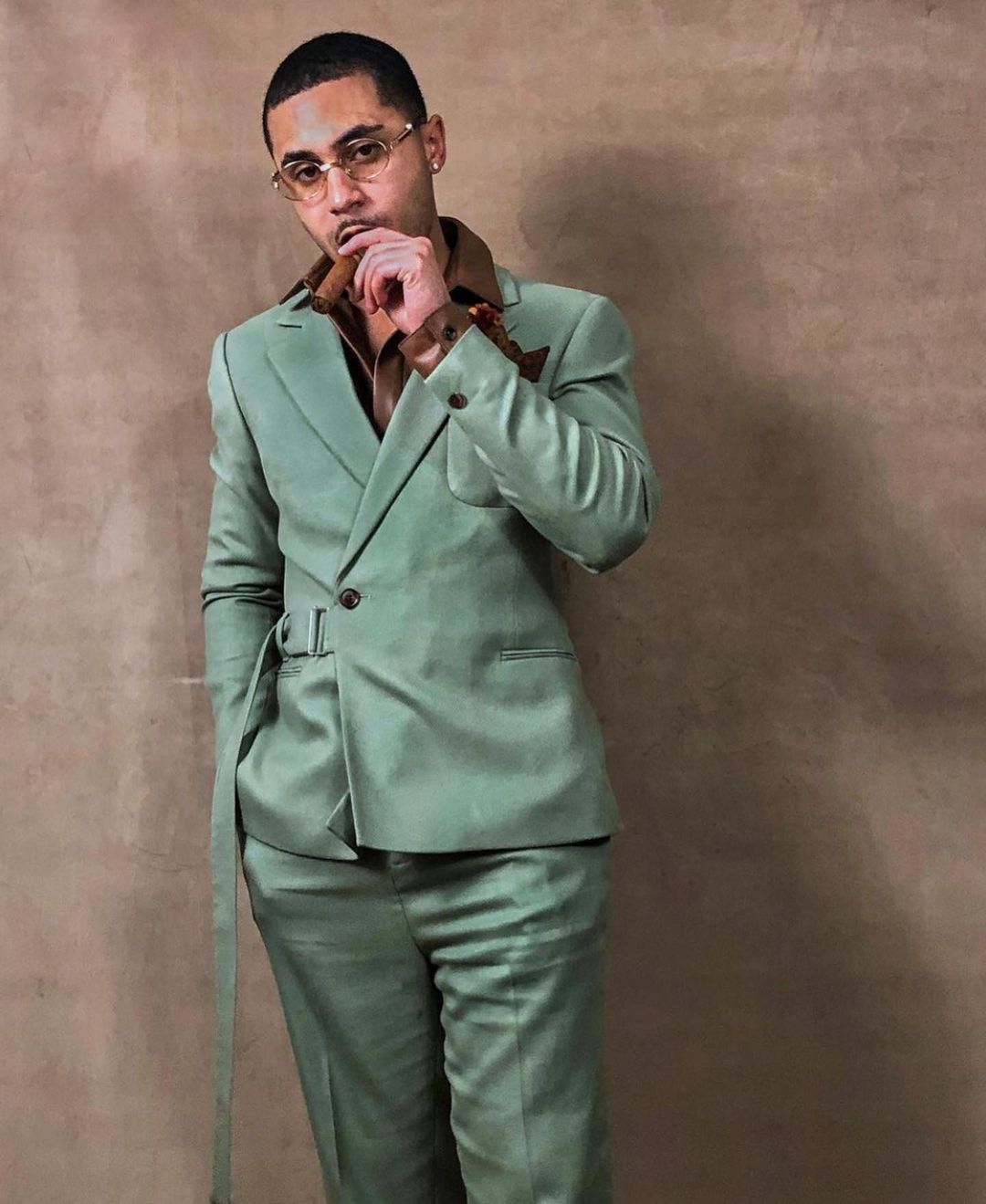 Unique Designer Men Customized Wedding Tuxedos Red Carpet Groom Wear Dinner Prom Party Blazer (Jacket+Pants)