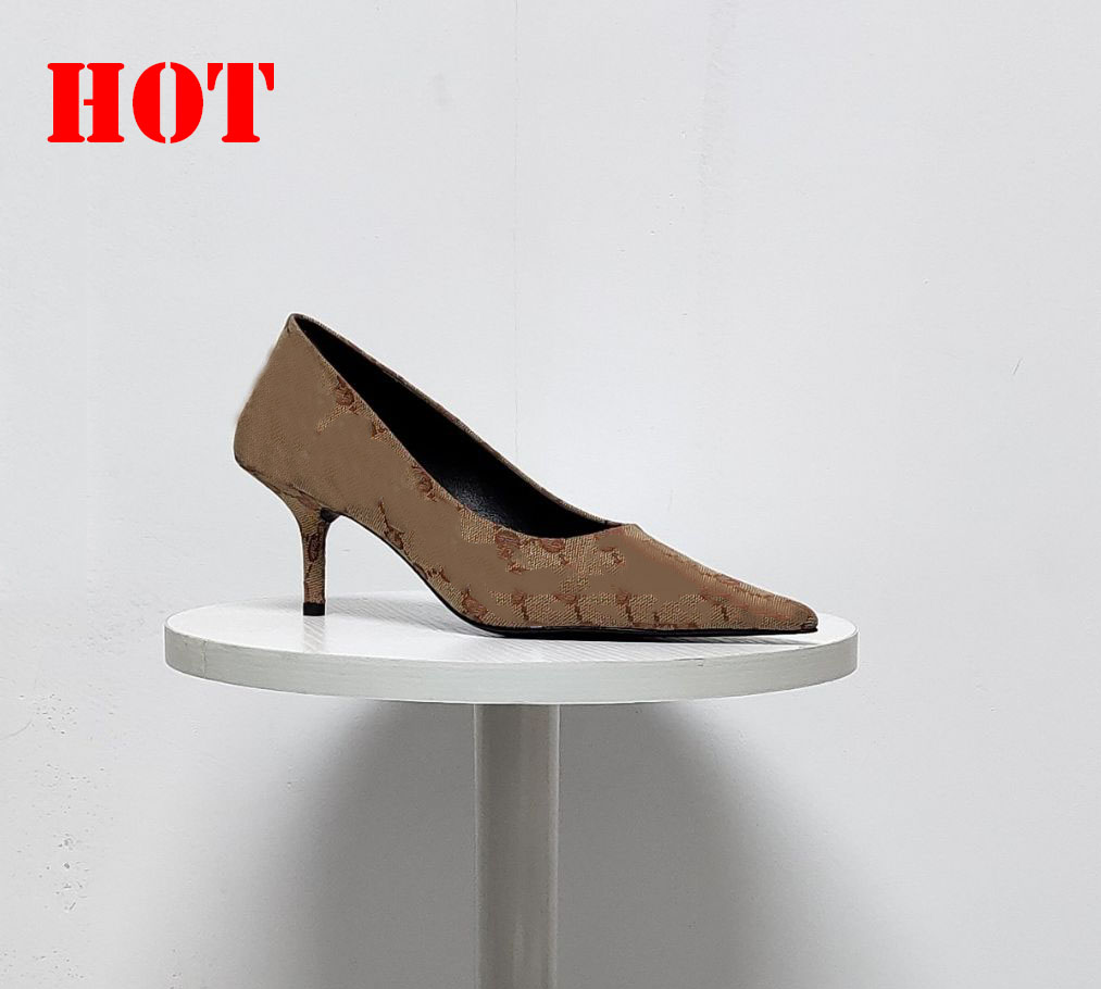 2022 Top Quality Classic Designer Heels Women Dress Shoes heel Fabric of science and technology Sandal With Box, Black
2022 Top Quality Classic Designer Heels Women Dress Shoes heel Fabric of science and technology Sandal With Box, Black