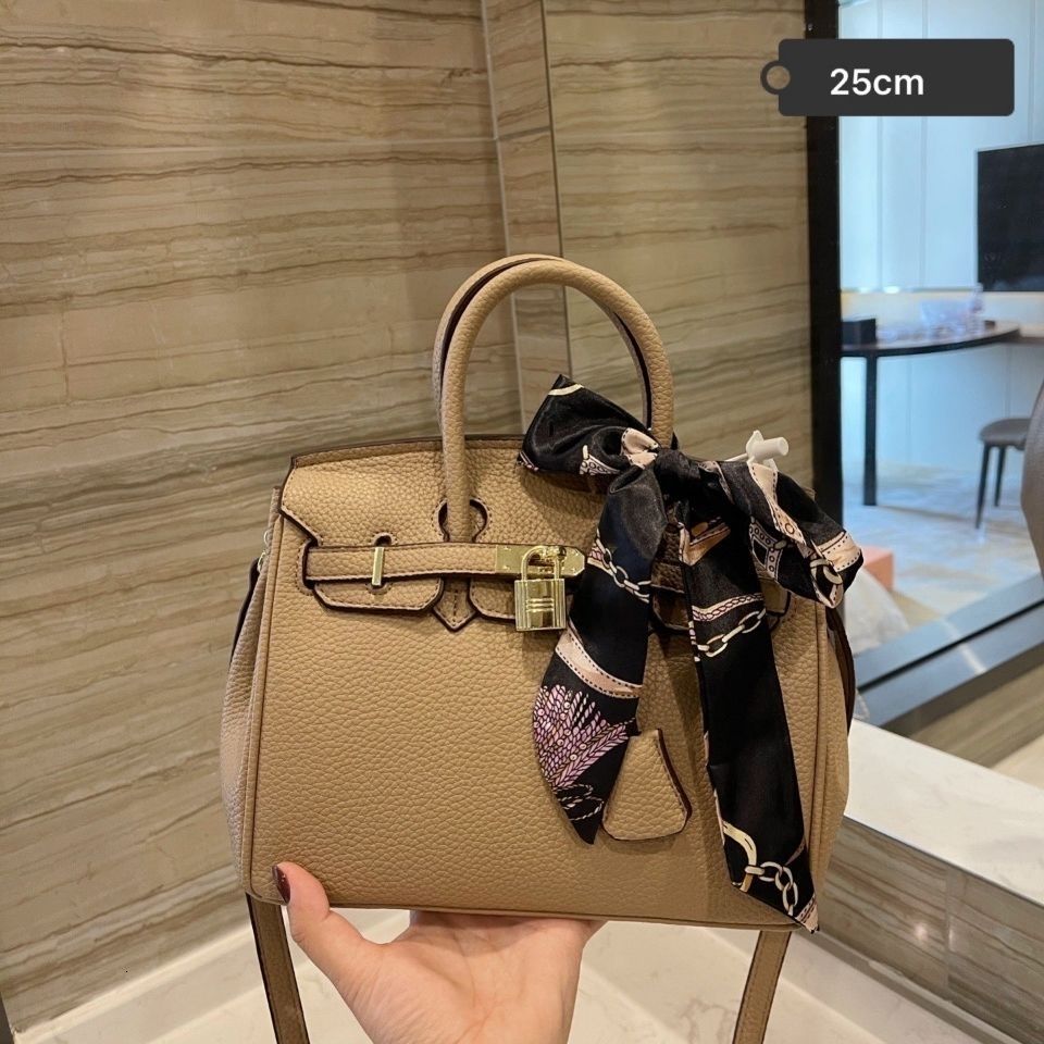 Handbag Women Luxurys Designers Bags H same One Shoulder Messenger Bag new head leather h home women's Birkin platinum zly74XM74XM, Red
Handbag Women Luxurys Designers Bags H same One Shoulder Messenger Bag new head leather h home women's Birkin platinum zly74XM74XM, Red