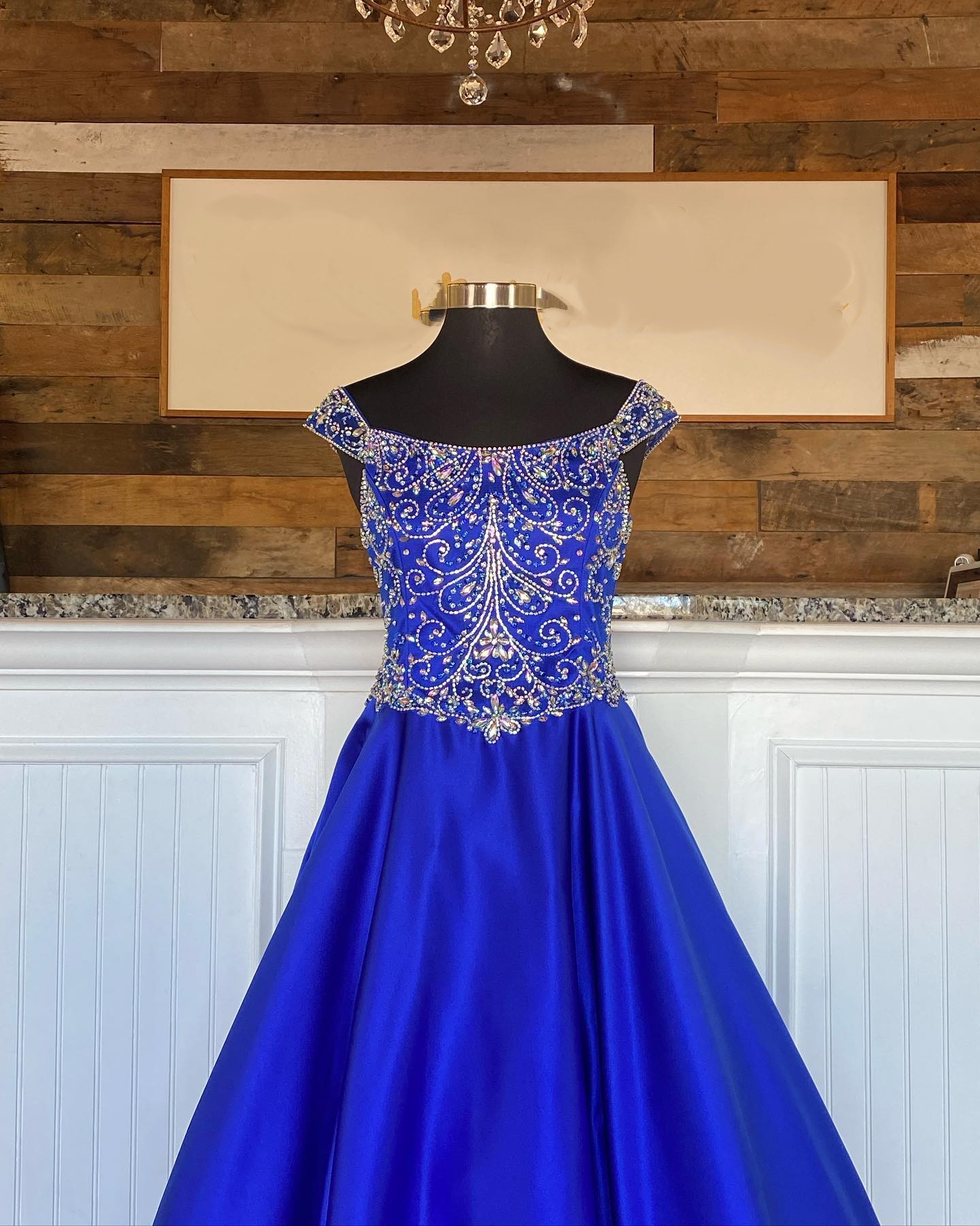 Royal Blue Girl Pageant Dresses 2022 Crystals Baby Girls Dress A-Line Off-Shoulder Little Kids Birthday First Communion Formal Event Wear Gowns Infant