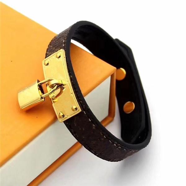 High quality Beautiful Classic letter flower women men leather bracelet with box can be wholesale 
High quality Beautiful Classic letter flower women men leather bracelet with box can be wholesale