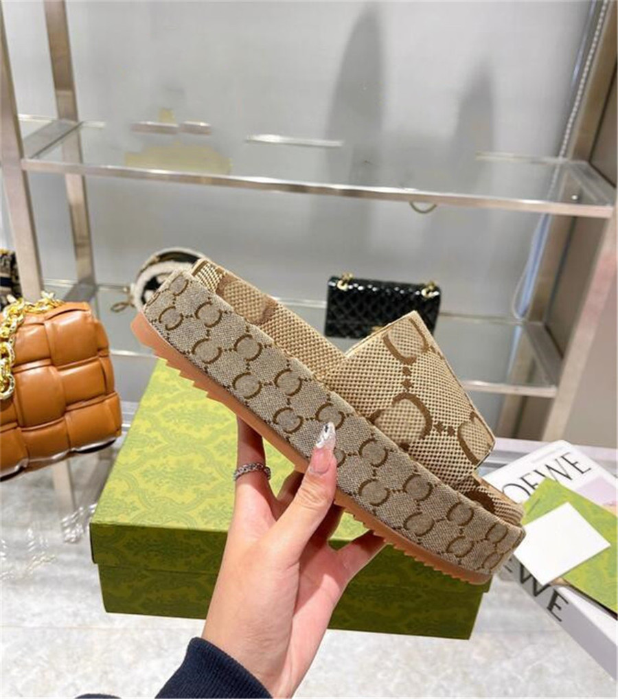 Women Classic design Slippers fashion non slip beach shoes top quality platform sandal female comfortable slipper ladies flip-flops sandals G30729
Women Classic design Slippers fashion non slip beach shoes top quality platform sandal female comfortable slipper ladies flip-flops sandals G30729
