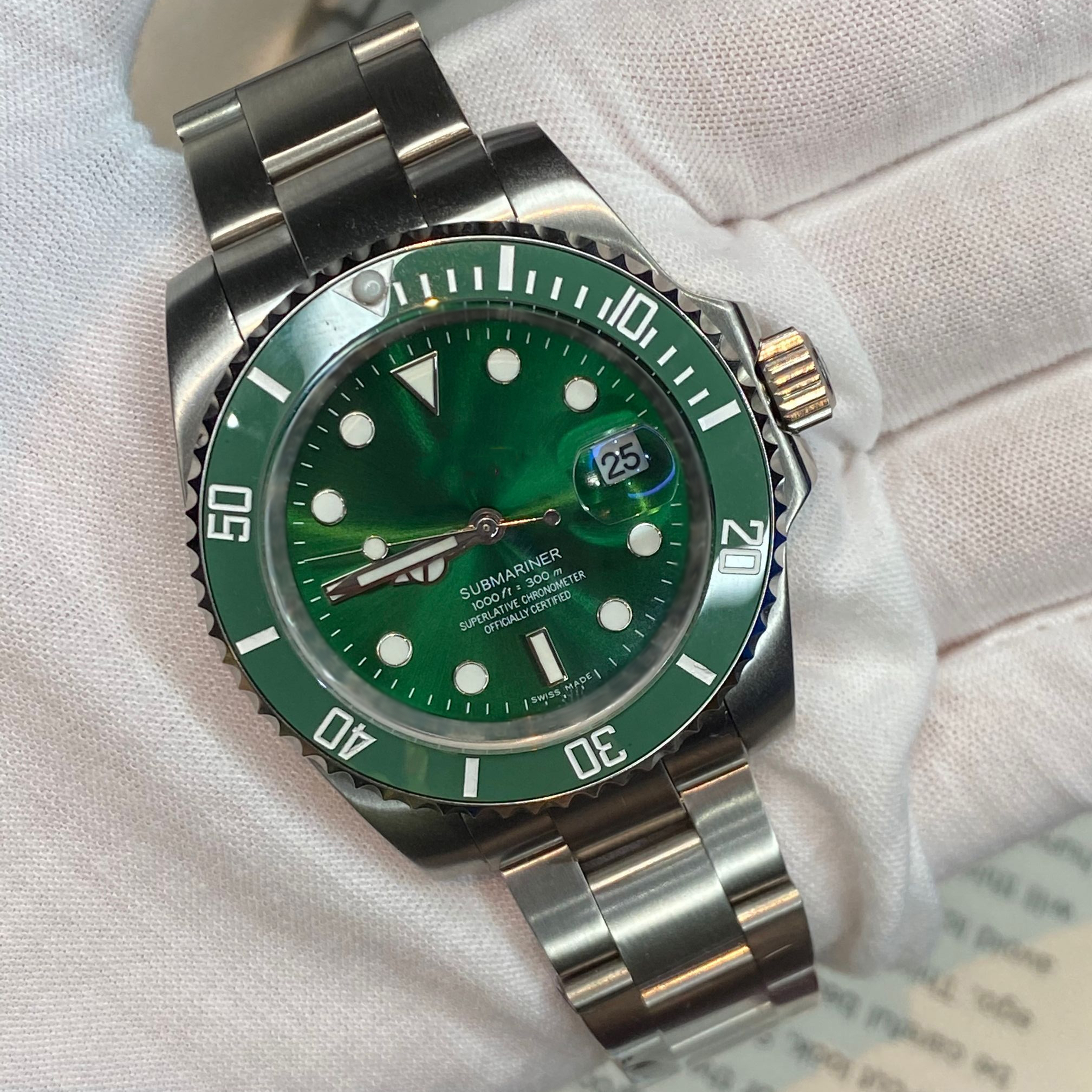 Luxury Mens Watch 40MM SUB Green dial Automatic Mechanical Stanless Steel Fashion Sport Glide lock Self-wind Watches Luminous with waterproof, Slivery;brown
Luxury Mens Watch 40MM SUB Green dial Automatic Mechanical Stanless Steel Fashion Sport Glide lock Self-wind Watches Luminous with waterproof, Slivery;brown