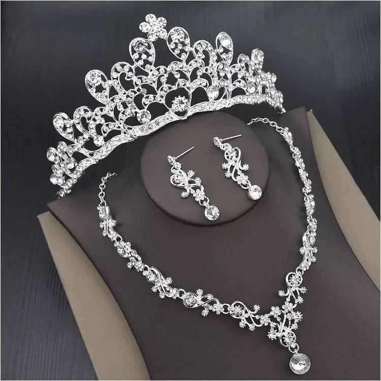 Wedding Jewelry Sets Luxury Heart Crystal Bridal Cubic Zircon Crown Tiaras Earring Choker Necklace Set African Beads, Slivery;golden
Wedding Jewelry Sets Luxury Heart Crystal Bridal Cubic Zircon Crown Tiaras Earring Choker Necklace Set African Beads, Slivery;golden