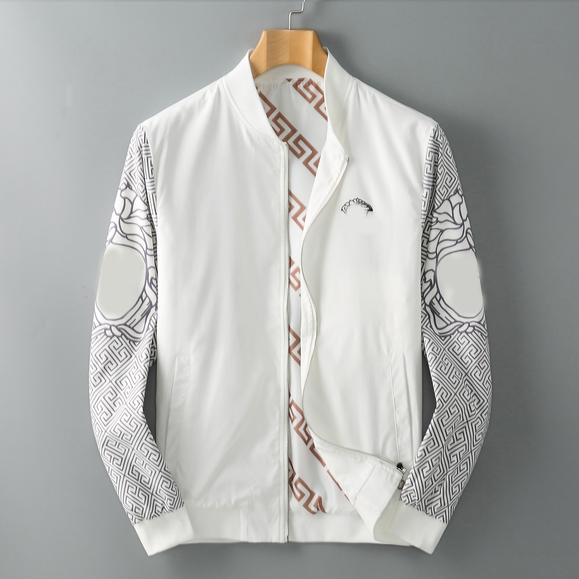 Luxury Designer leisure fashion Men's lashion Jackets Coat Top Quality Silky Soft Fabric Printed and Embroidered Patchwork Zip M-6XL#03, White
Luxury Designer leisure fashion Men's lashion Jackets Coat Top Quality Silky Soft Fabric Printed and Embroidered Patchwork Zip M-6XL#03, White