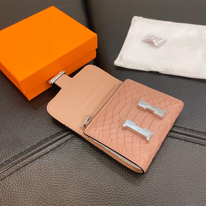 Women Luxurys Designers Bags Short Wallet 2021 Top Quality Handbag Crocodile Pattern H Bag Genuine Leather Messenger Ladies Travel Wallets Card Holder 11*10CM, Black
Women Luxurys Designers Bags Short Wallet 2021 Top Quality Handbag Crocodile Pattern H Bag Genuine Leather Messenger Ladies Travel Wallets Card Holder 11*10CM, Black
