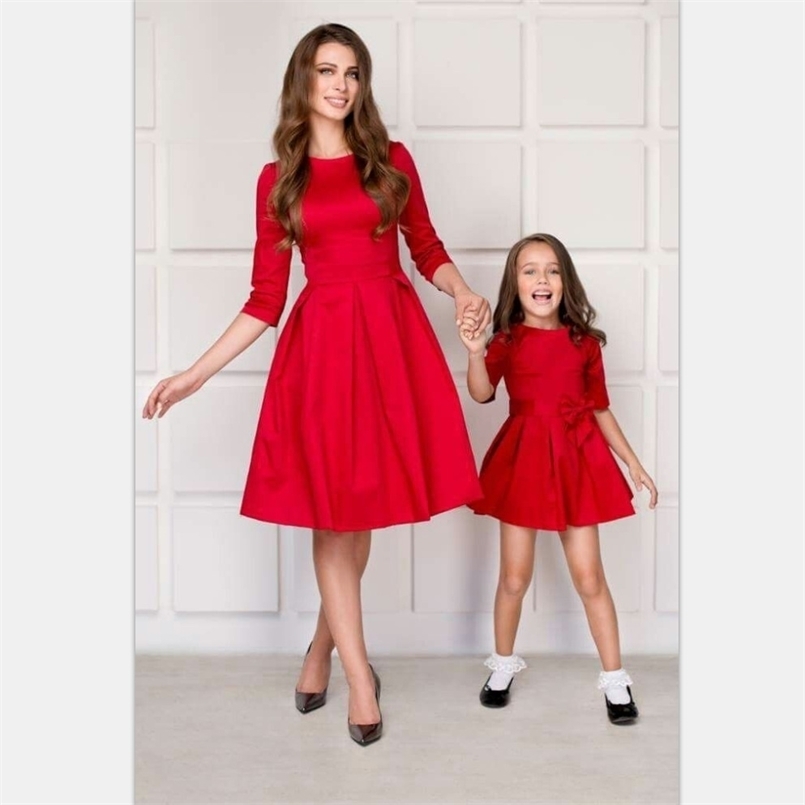 Kids Child Outfits Mother Daughter Dresses Clothes Mom Dress Mum Sister Baby Girl Mommy And Family Matching 210724