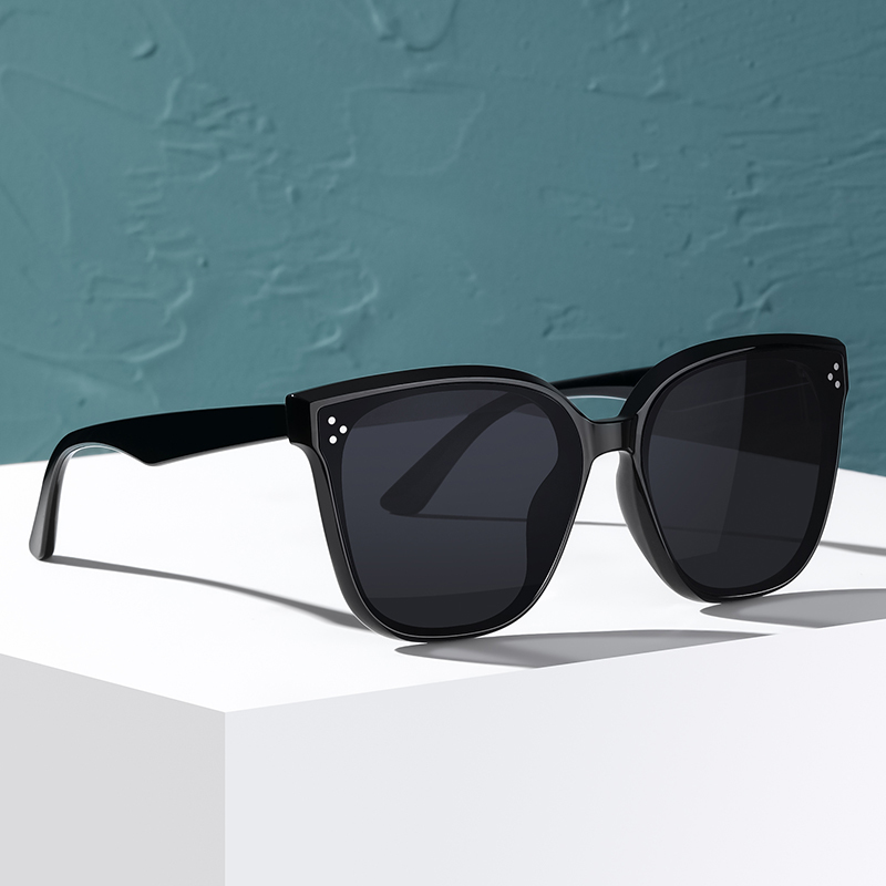 2021 Atticus Store TR90 Large Frame Fashion 6305 Nylon Sheet Sunglasses Men and Women
2021 Atticus Store TR90 Large Frame Fashion 6305 Nylon Sheet Sunglasses Men and Women