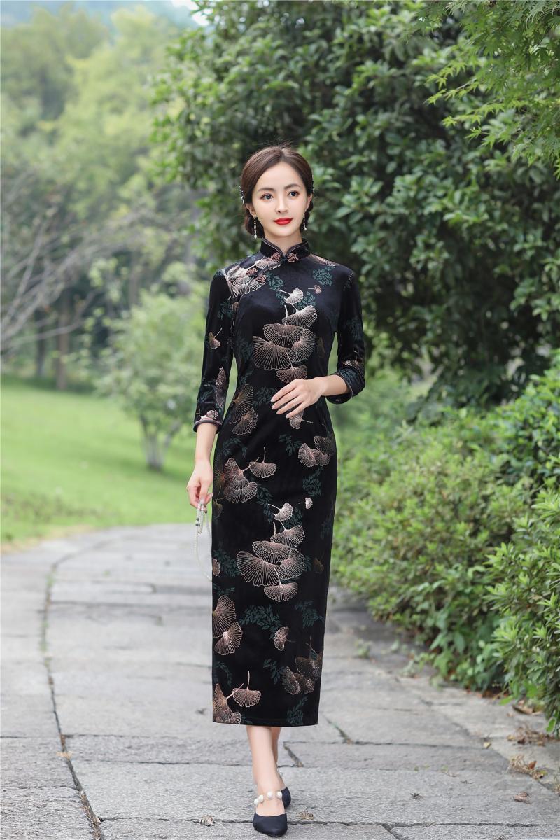 Ethnic Clothing Shanghai Story Velvet Qipao 3/4 Sleeve Ginkgo Embriodery Chinese Dress Long Cheongsam For Women